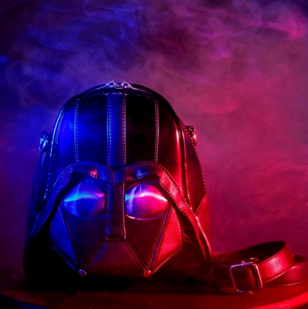 🆕️🖤❤ Darth Vader Lenticular Eyes Loungefly Crossbody❤🖤